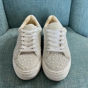 Betsy Johnson Sidny Sneakers in Pearl